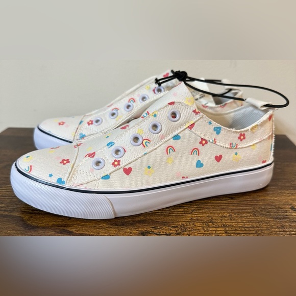 Thereabouts Girls Bailey Button Sneaker NWT various sizes - Picture 1 of 7